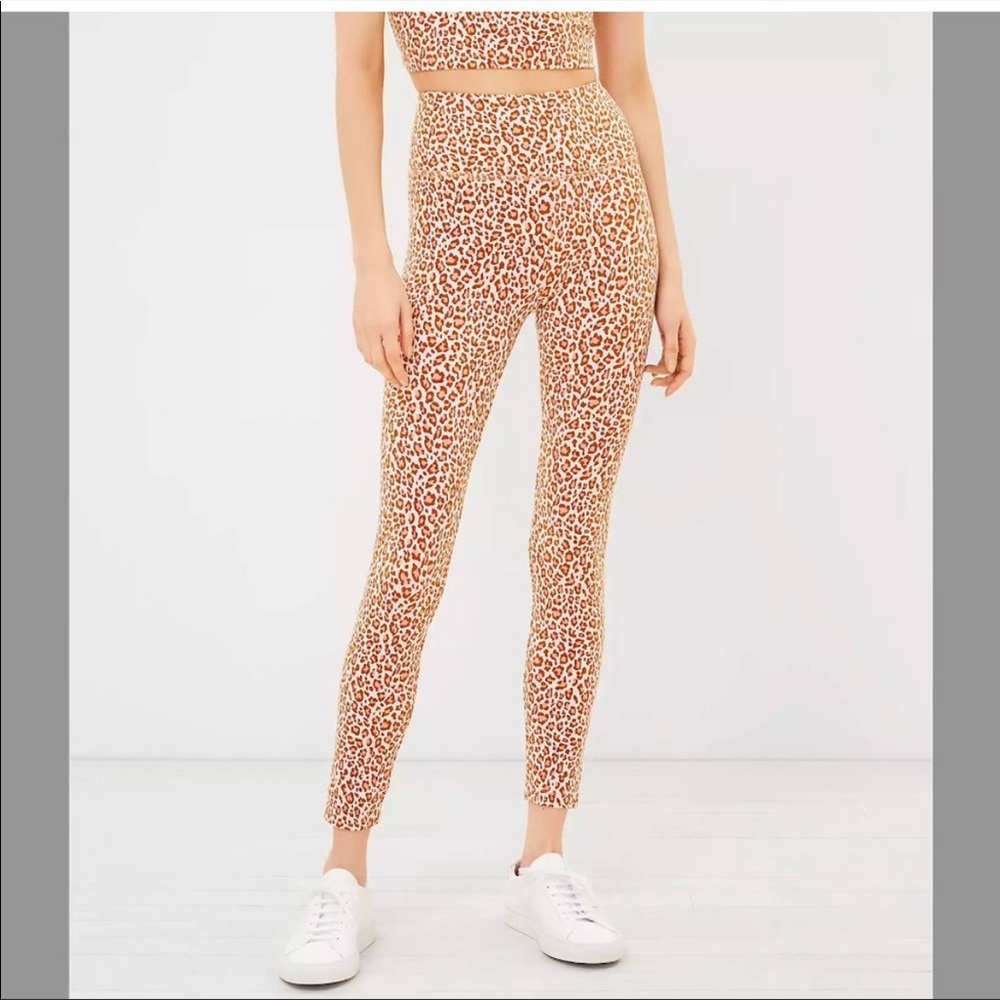 Lou & Grey Leopard Print Essential Leggings Size Small